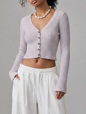 Urban Outfitters Ribbed Ruffle Cardigan Cropped in Lilac